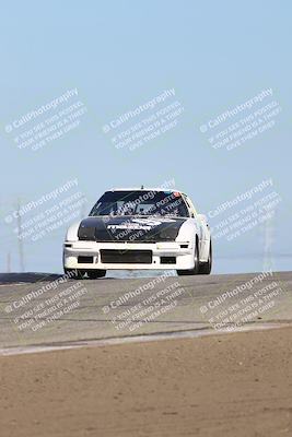 media/Oct-26-2025-CalClub SCCA (Sun) [[8ce1e69566]]/Group 2/Grapevine/